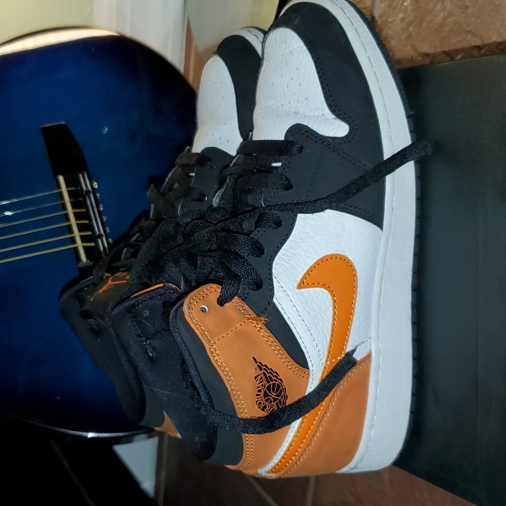 Air Jordan 1 Mid GS (2019) Black/Starfish/White